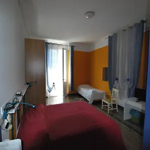 https://albergo-la-vela.hotelitalianriviera.com